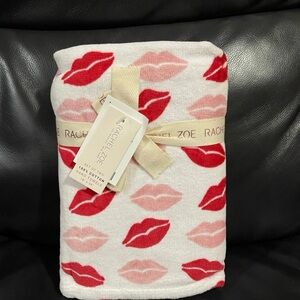 Valentines Rachel Zoe Lips Hand Towels, Set of 2